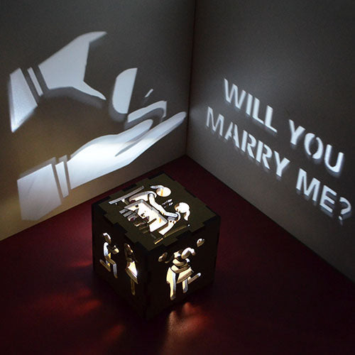 Carica l&#39;immagine nel visualizzatore Galleria, Proposta di matrimonio lesbico